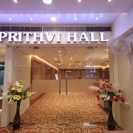 Hotel Mandakini Royale Kanpur Exterior photo