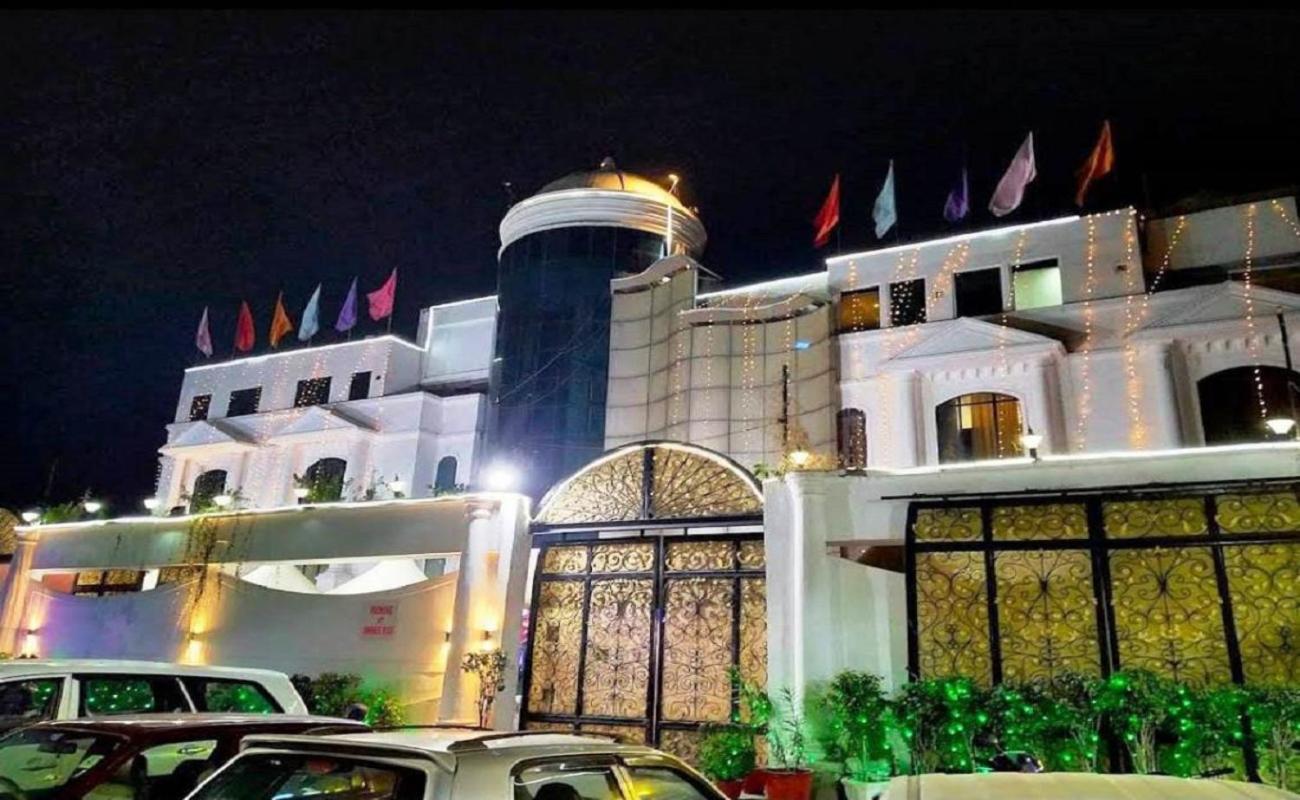 Hotel Mandakini Royale Kanpur Exterior photo