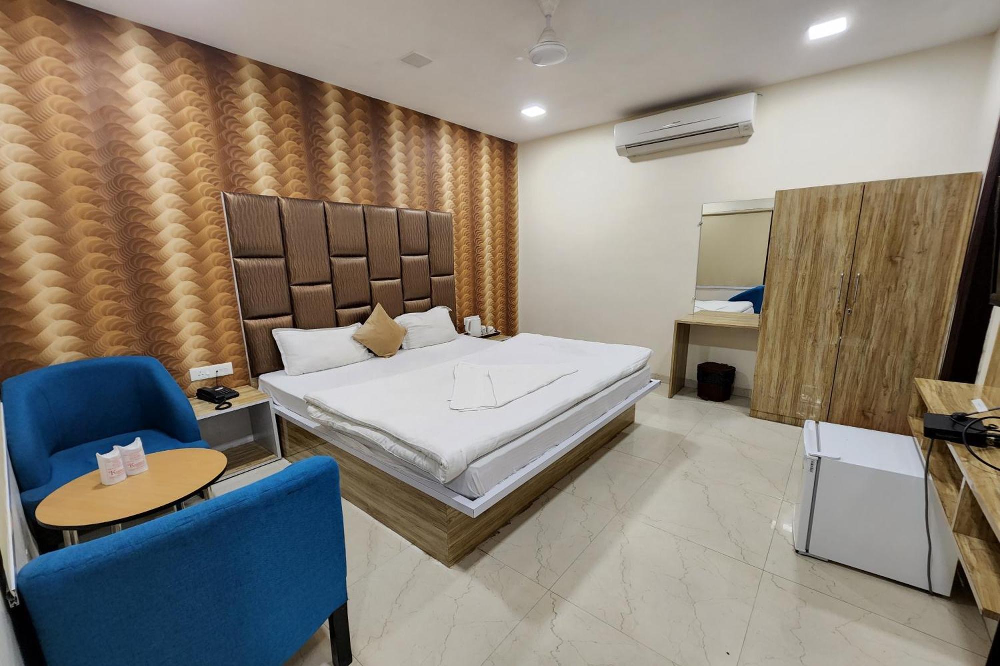 Hotel Mandakini Royale Kanpur Exterior photo