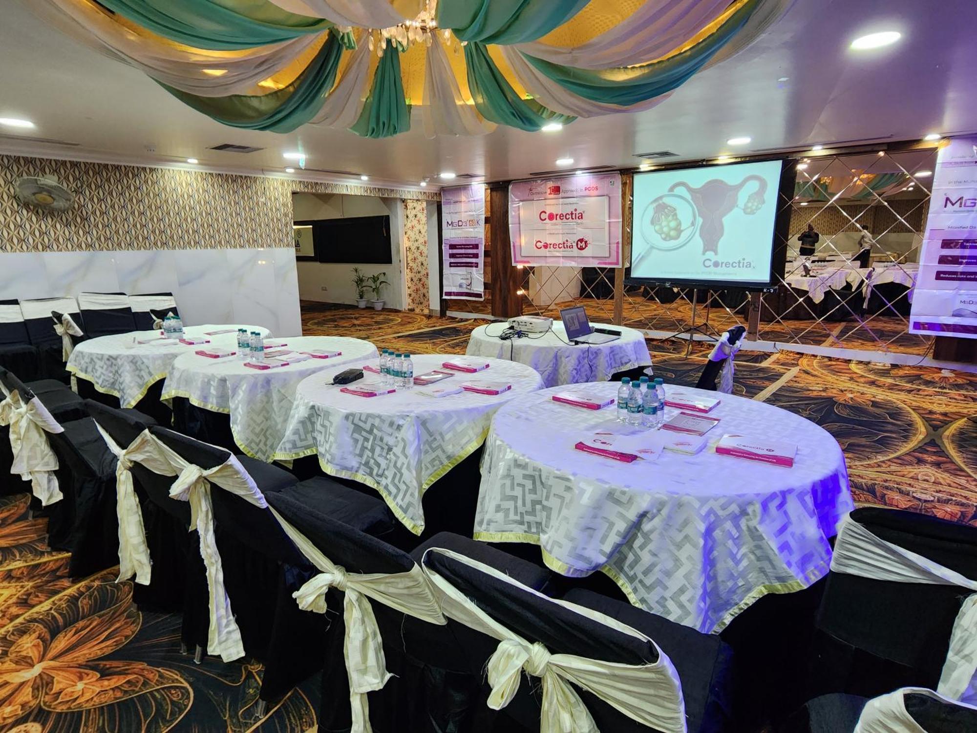 Hotel Mandakini Royale Kanpur Exterior photo
