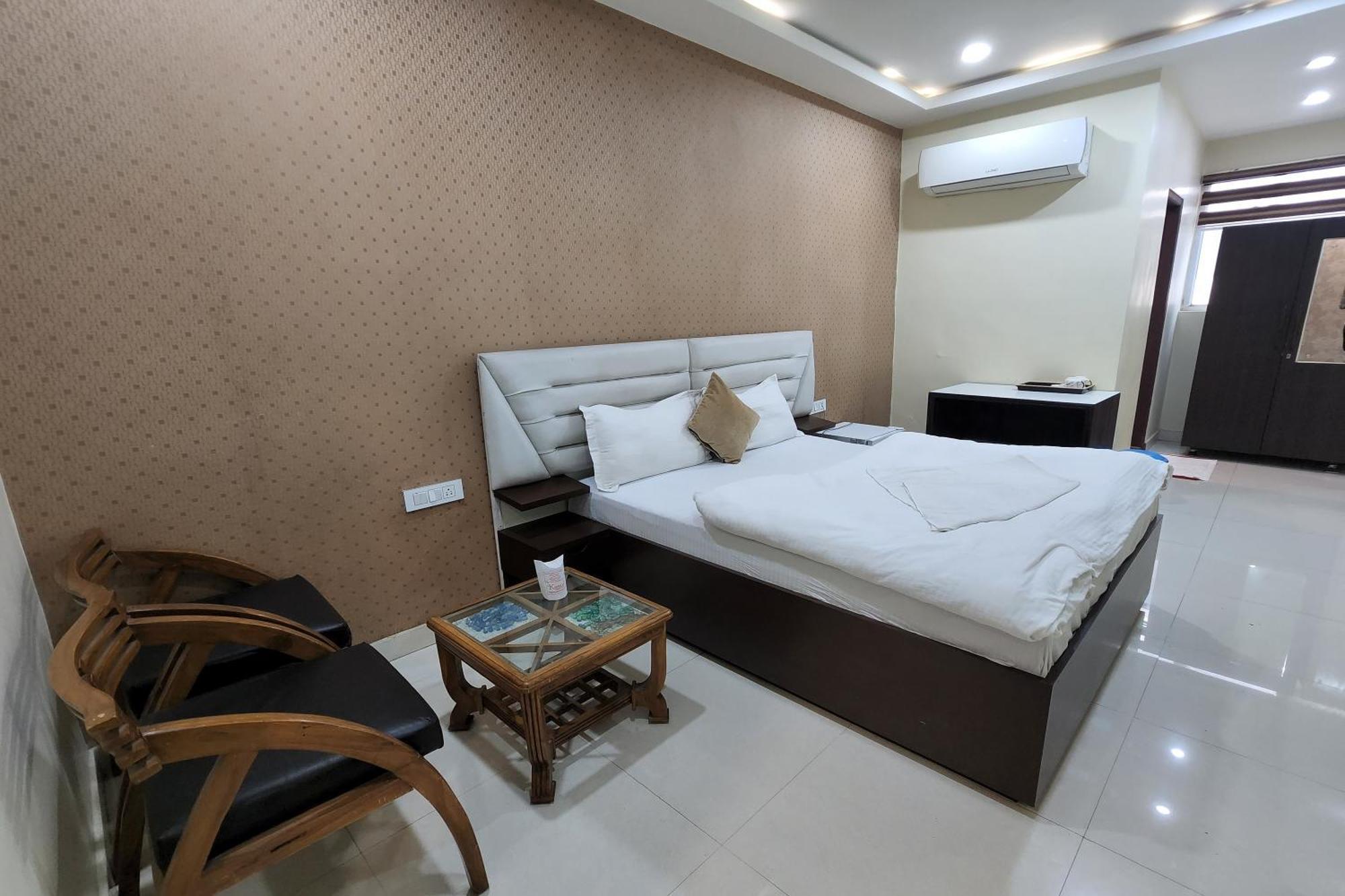 Hotel Mandakini Royale Kanpur Exterior photo