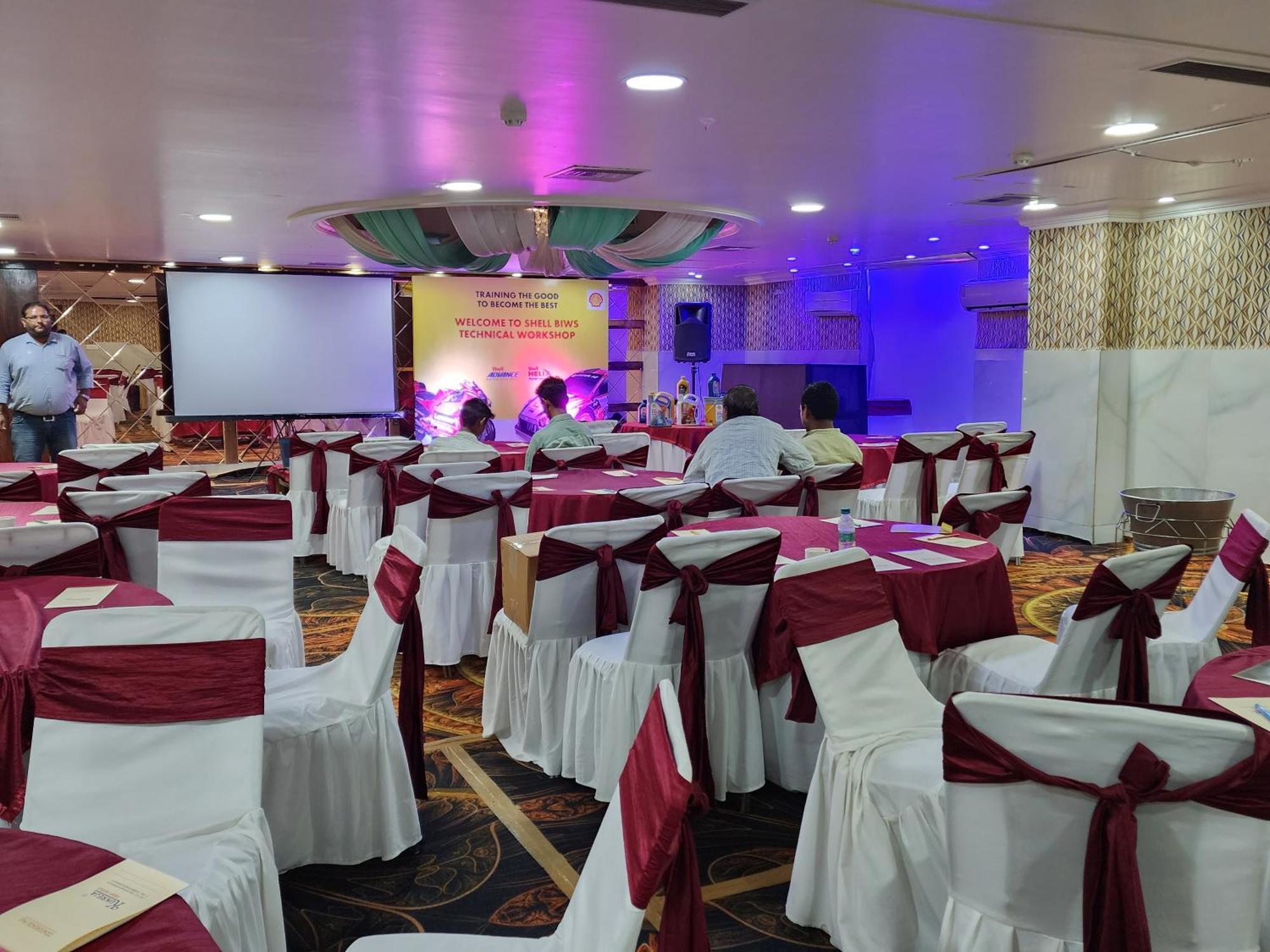 Hotel Mandakini Royale Kanpur Exterior photo